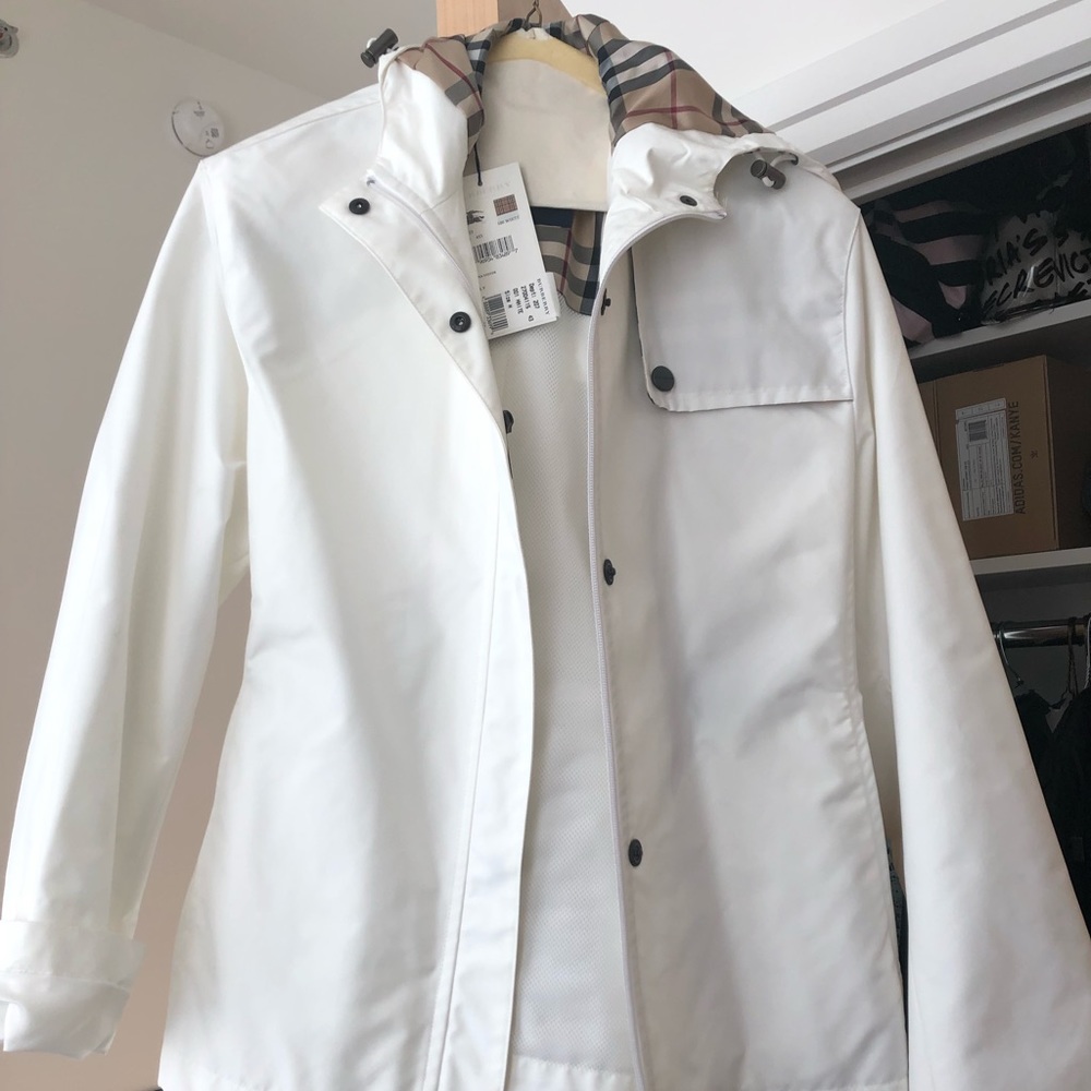 Burberry White Rain Jacket Size M Brand New w Tags